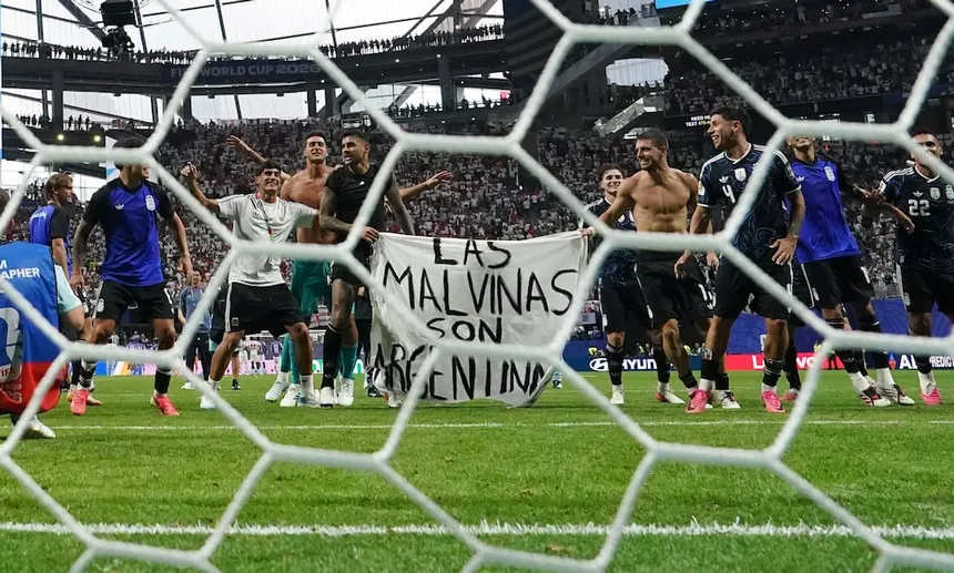 El festejo del plantel en el estadio