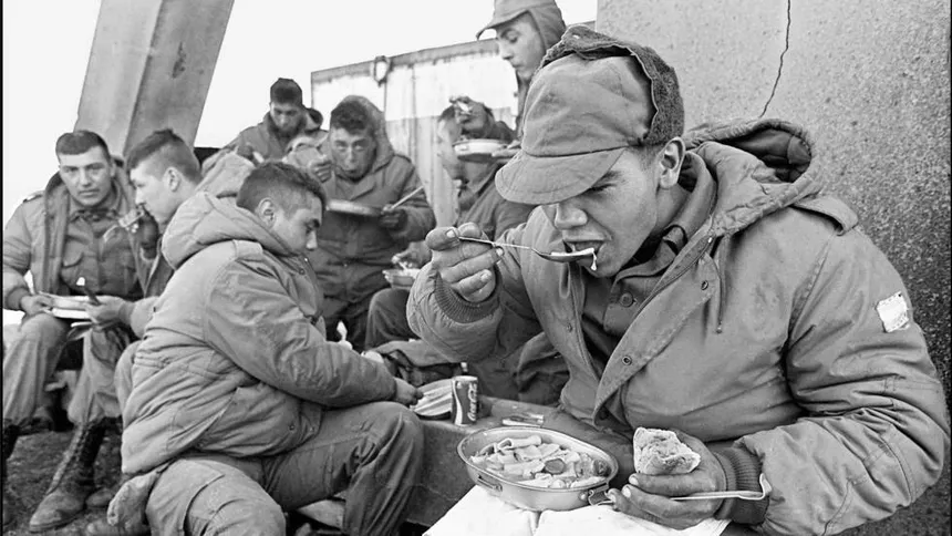 Soldados argentinos, Guerra de Malvinas, 1982